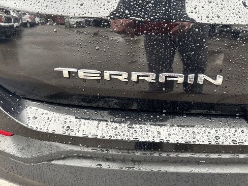 Used 2022 GMC Terrain SLE w/ Driver Convenience Package image 14