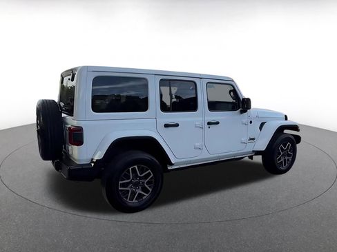 Used 2025 Jeep Wrangler Unlimited Sahara AWD/4WD image 14