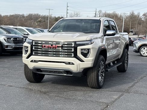 New 2026 GMC Canyon Denali image 13
