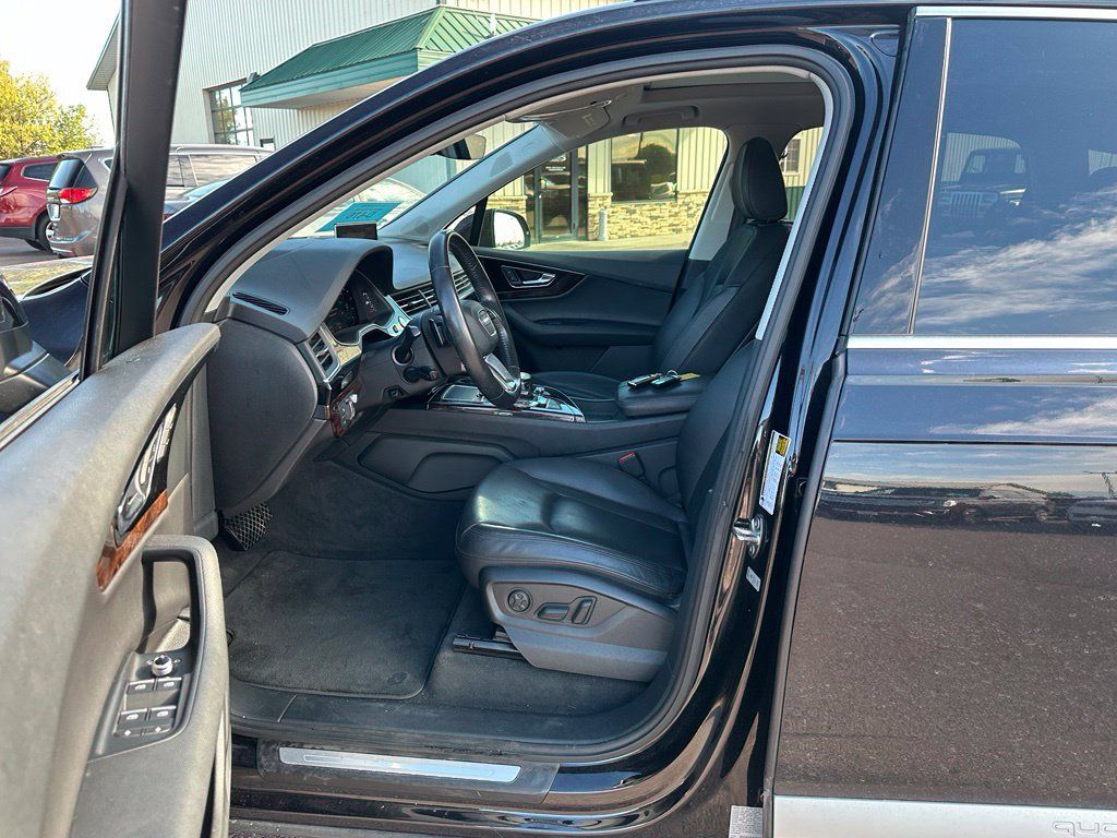 Used 2017 Audi Q7 3.0T Prestige w/ Prestige Package AWD/4WD image 10