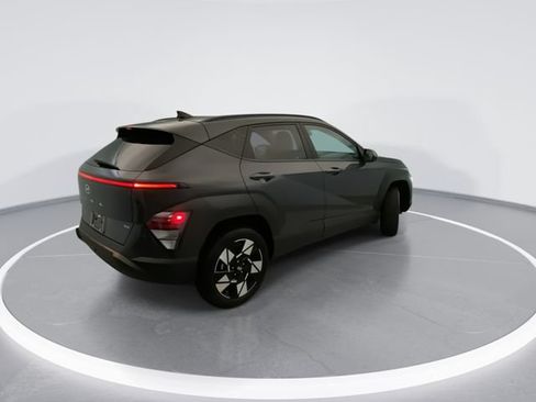 Used 2024 Hyundai Kona SEL AWD/4WD image 6