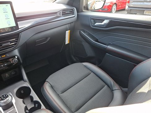 New 2026 Ford Escape ST-Line w/ Tech Pack #1 image 18