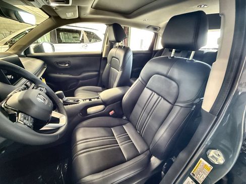 Used 2024 Honda HR-V EX-L image 13