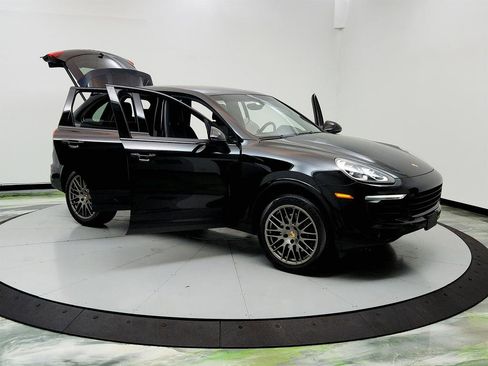 Used 2017 Porsche Cayenne Platinum Edition AWD/4WD image 10