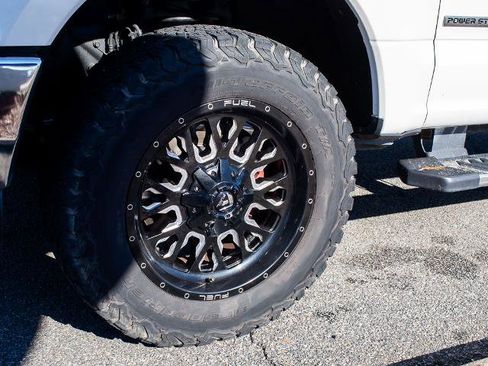 Certified 2017 Ford F250 Lariat w/ Chrome Package image 5