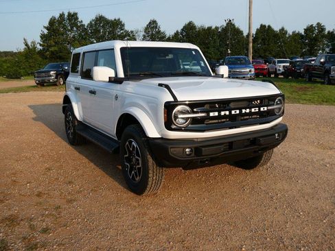 New 2026 Ford Bronco Outer Banks AWD/4WD image 10