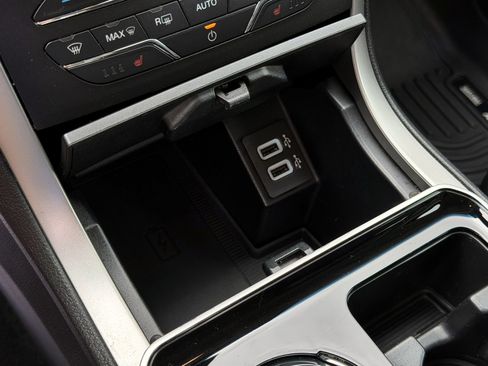 Used 2020 Ford Edge SEL w/ Convenience Package FWD image 18