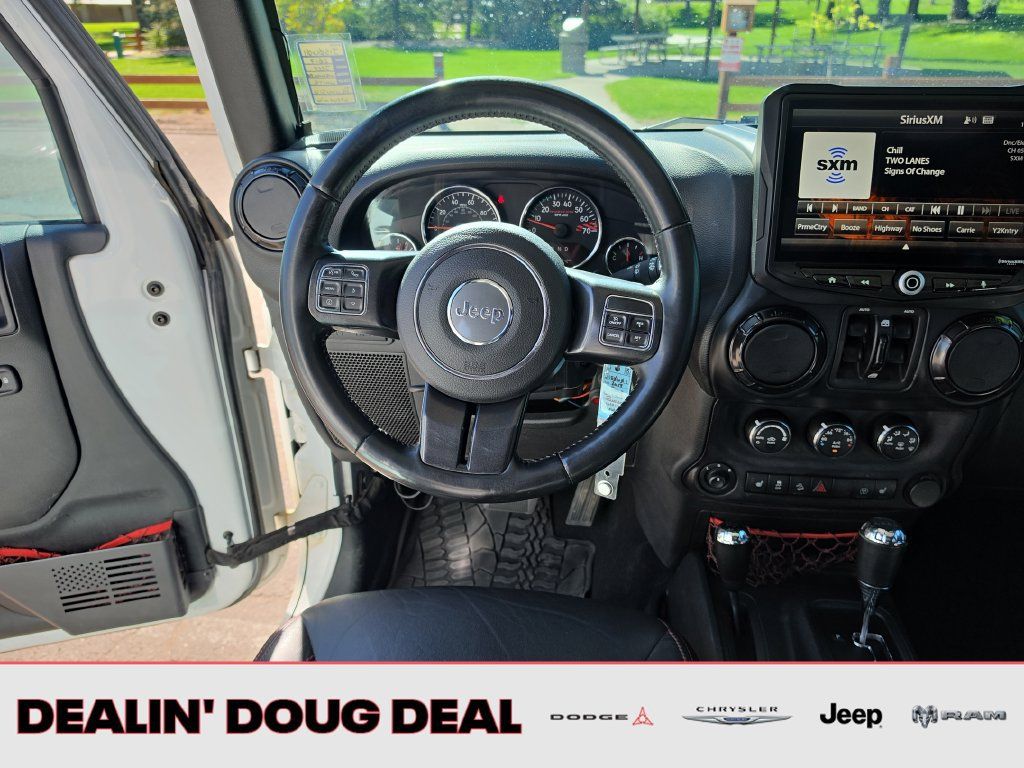 Used 2017 Jeep Wrangler Unlimited Rubicon AWD/4WD image 14