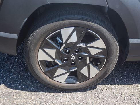 Certified 2024 Hyundai Kona SEL FWD image 11
