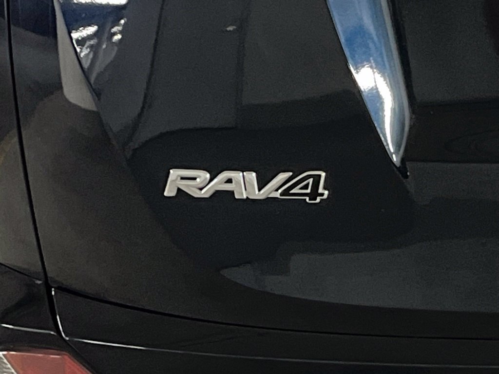 Used 2017 Toyota RAV4 XLE AWD/4WD image 34