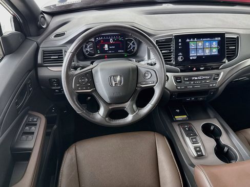 Certified 2025 Honda Passport EX-L image 27