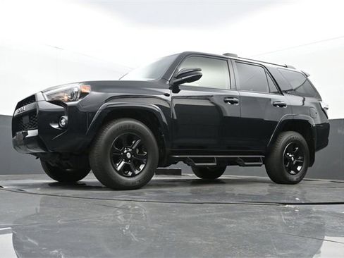 Used 2021 Toyota 4Runner SR5 image 12
