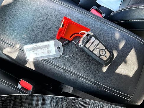 Used 2024 Ford Escape Platinum image 32