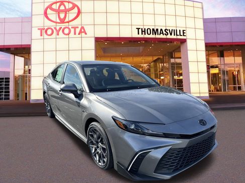 New 2025 Toyota Camry SE w/ Convenience Package FWD image 3