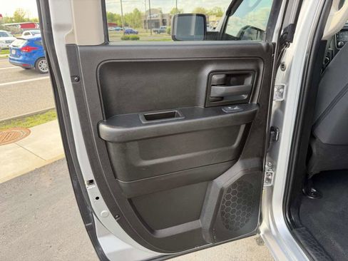 Used 2019 RAM 1500 Express w/ Express Value Package AWD/4WD image 14