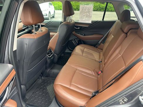 Used 2022 Subaru Outback Touring AWD/4WD image 12