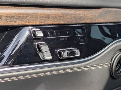 Used 2022 Jeep Grand Wagoneer Series II w/ Convenience Group III AWD/4WD image 20