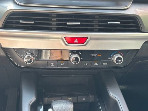 Used 2021 Kia Telluride LX FWD image 14