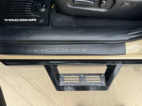 Used 2020 Toyota Tacoma SR image 33