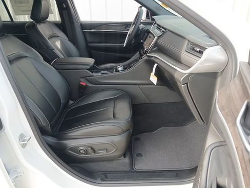 New 2026 Jeep Grand Cherokee Limited w/ Limited Altitude Package image 29