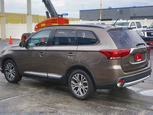 Used 2016 Mitsubishi Outlander SEL AWD/4WD image 14