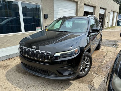 Used 2020 Jeep Cherokee Latitude Plus FWD image 2
