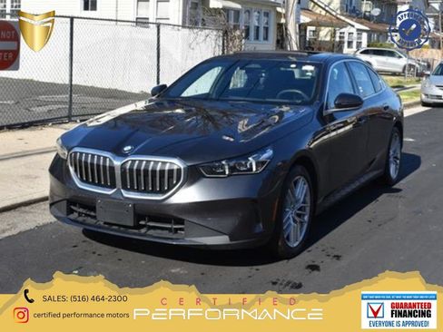 Used 2025 BMW 530i RWD image 1