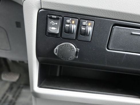 Used 2015 Toyota Sienna XLE image 33