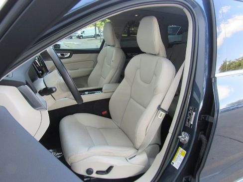 Used 2023 Volvo XC60 B5 Plus w/ Protection Package Premier image 6