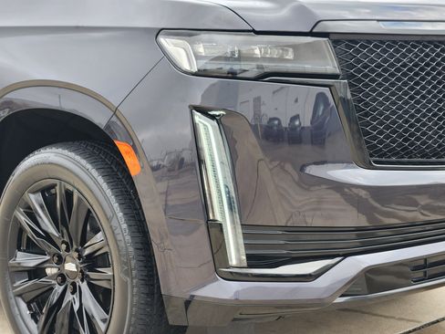 Used 2023 Cadillac Escalade Sport image 7