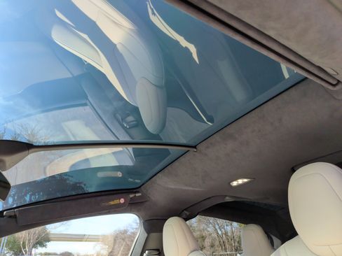 Used 2023 Tesla Model X Plaid image 28