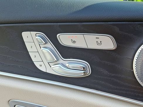 Used 2017 Mercedes-Benz E 300 4MATIC image 27