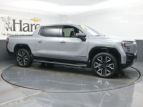 Used 2024 GMC Sierra EV Denali image 6