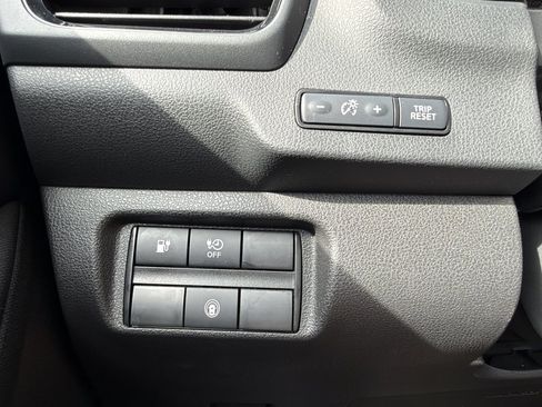 Used 2025 Nissan Leaf S FWD image 27