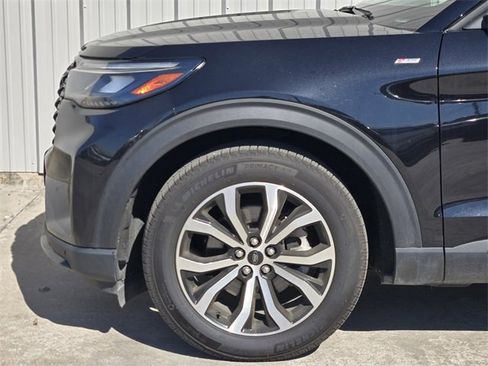 New 2025 Ford Explorer ST-Line w/ Premium Package image 8