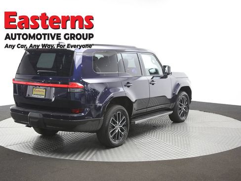 Used 2025 Lexus GX 550 w/ Accessory Package (2T) AWD/4WD image 44