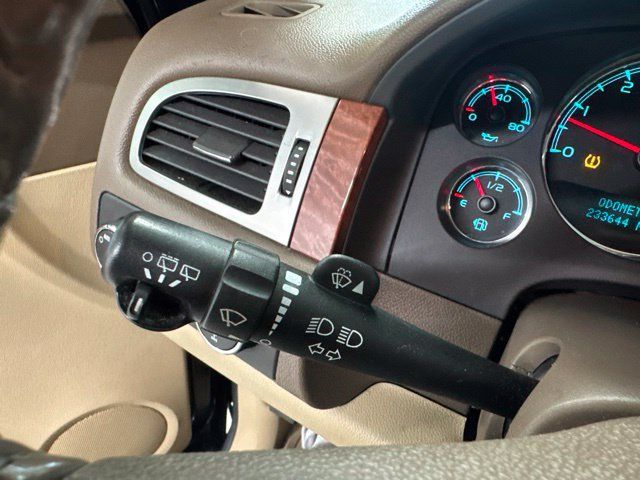 Used 2007 GMC Yukon SLT w/ SLT Preferred Equipment Group AWD/4WD image 37