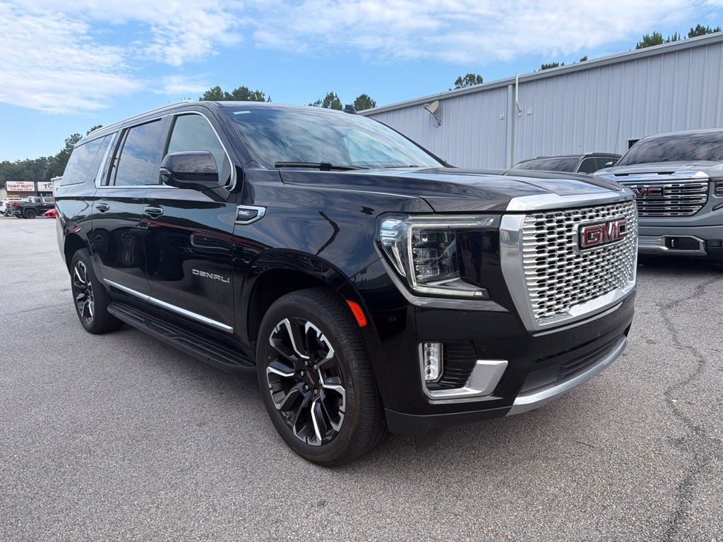 Used 2023 GMC Yukon XL Denali w/ Max Trailering Package AWD/4WD image 6