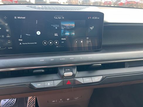Certified 2024 Kia EV9 GT-Line AWD/4WD image 18