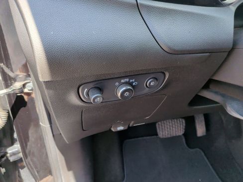 Used 2021 Buick Encore GX Essence FWD image 26
