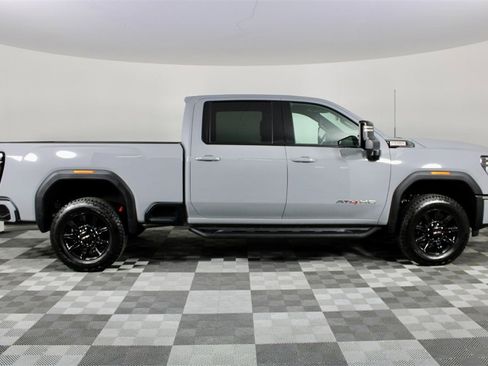 Used 2025 GMC Sierra 3500 AT4 image 10
