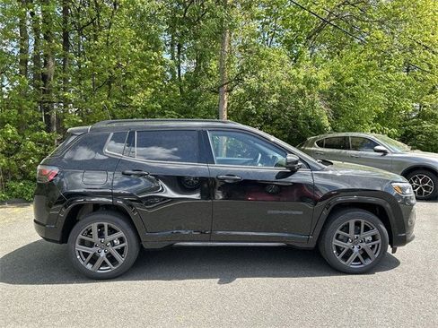 New 2025 Jeep Compass Limited w/ High Altitude Package image 9