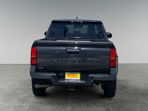 Certified 2024 Toyota Tacoma SR5 AWD/4WD image 4
