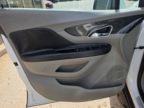 Used 2016 Buick Encore FWD image 11