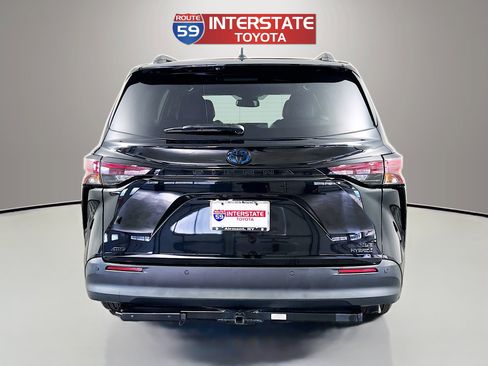 Certified 2024 Toyota Sienna XLE Woodland Edition AWD/4WD image 6