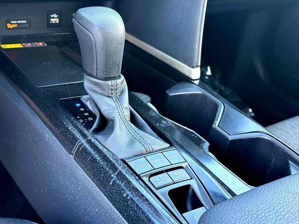 Certified 2025 Toyota Camry LE FWD image 17
