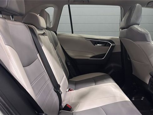 Used 2023 Toyota RAV4 XLE Premium image 30