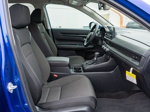 Certified 2025 Honda CR-V LX image 17