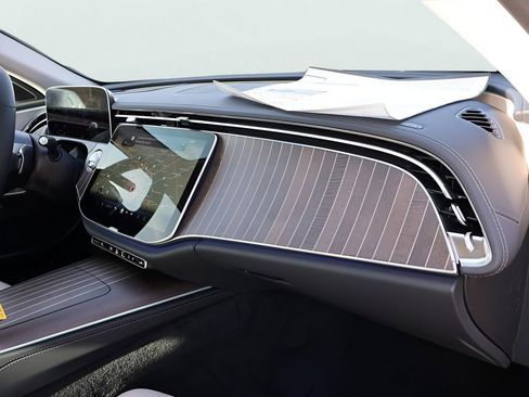 New 2026 Mercedes-Benz E 350 4MATIC Sedan image 11