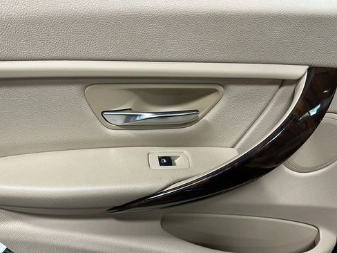Used 2015 BMW 320i xDrive Sedan image 12